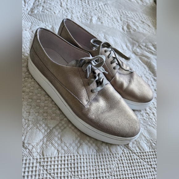 Eileen Fisher Shimmering Gold Platform Lace-up Sneakers | size 10 - Picture 2 of 9